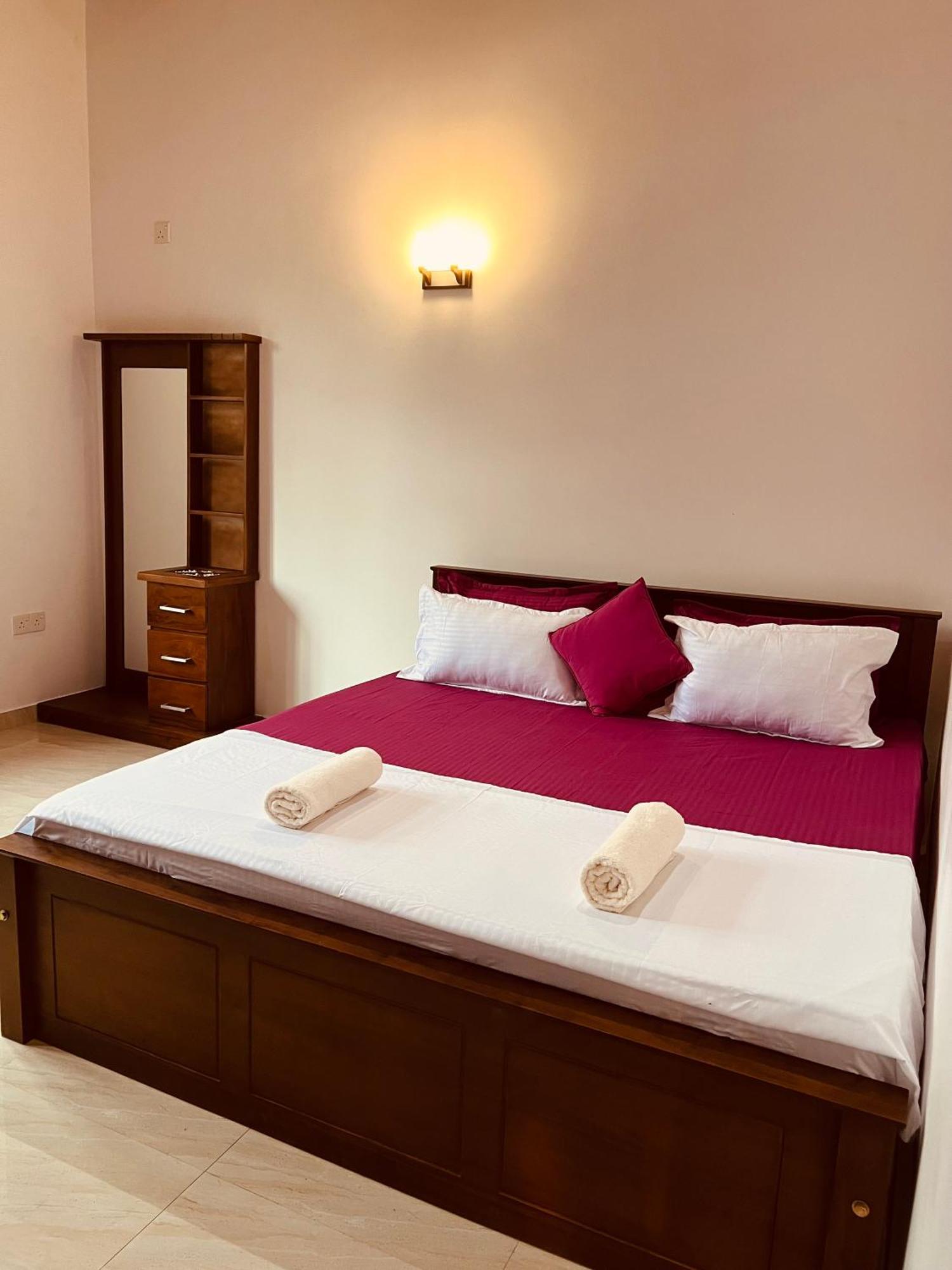 Ahasna Airport Villa Negombo Dış mekan fotoğraf