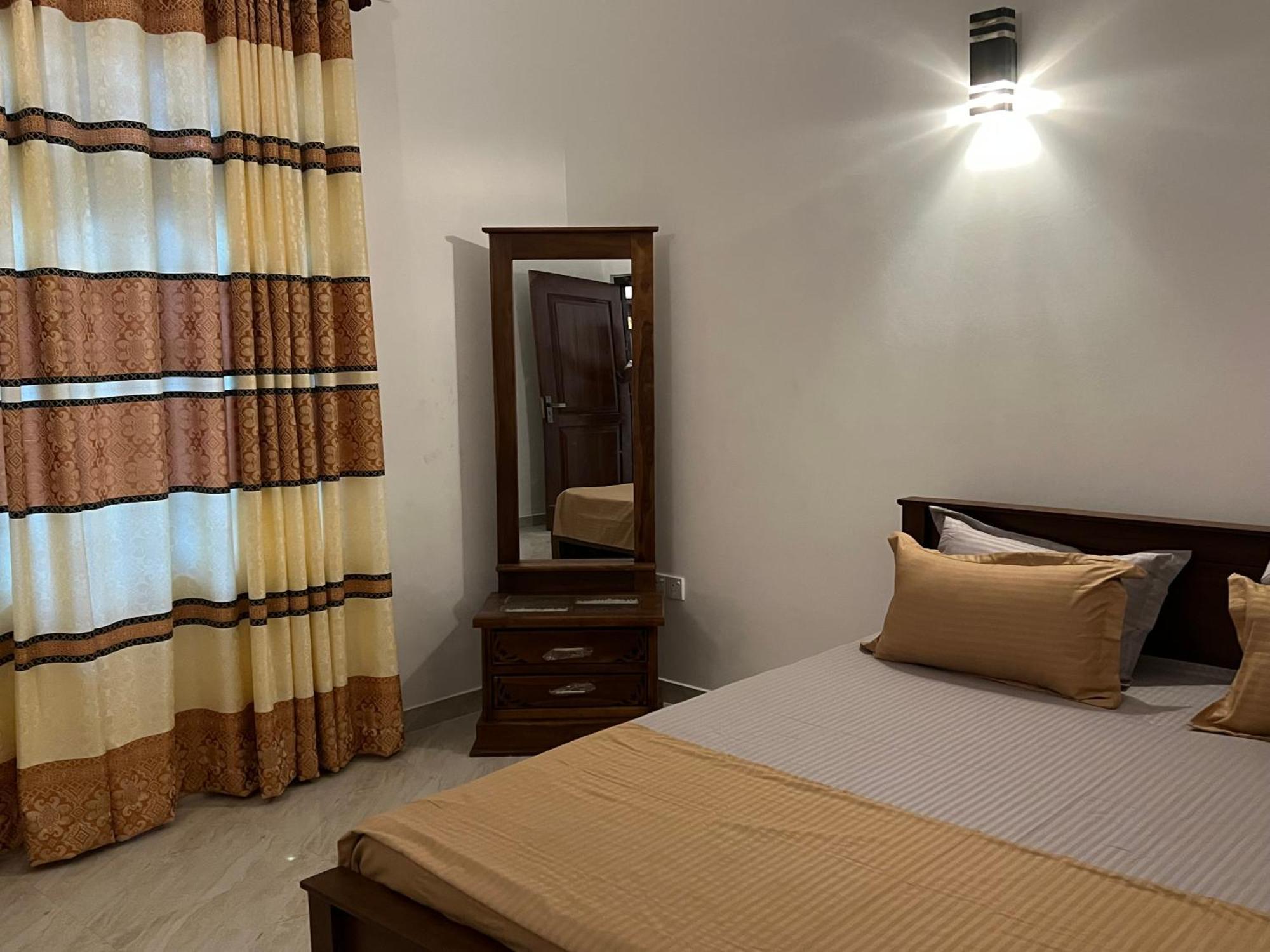 Ahasna Airport Villa Negombo Dış mekan fotoğraf