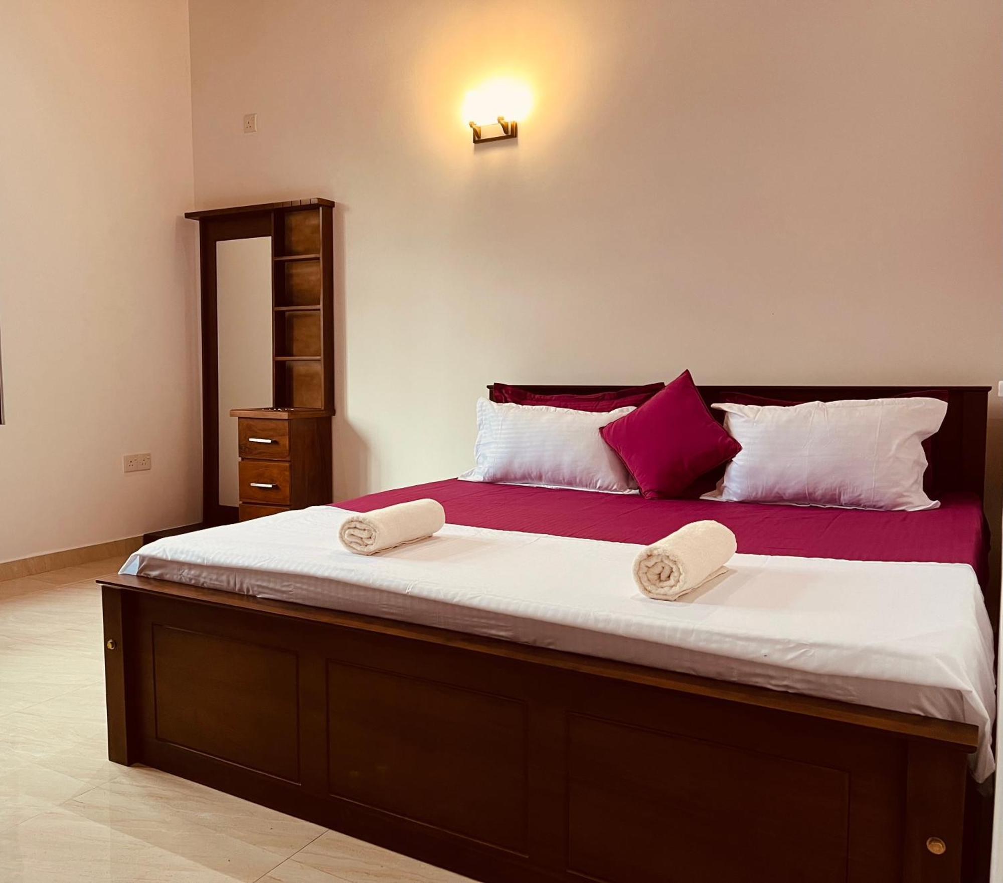 Ahasna Airport Villa Negombo Dış mekan fotoğraf