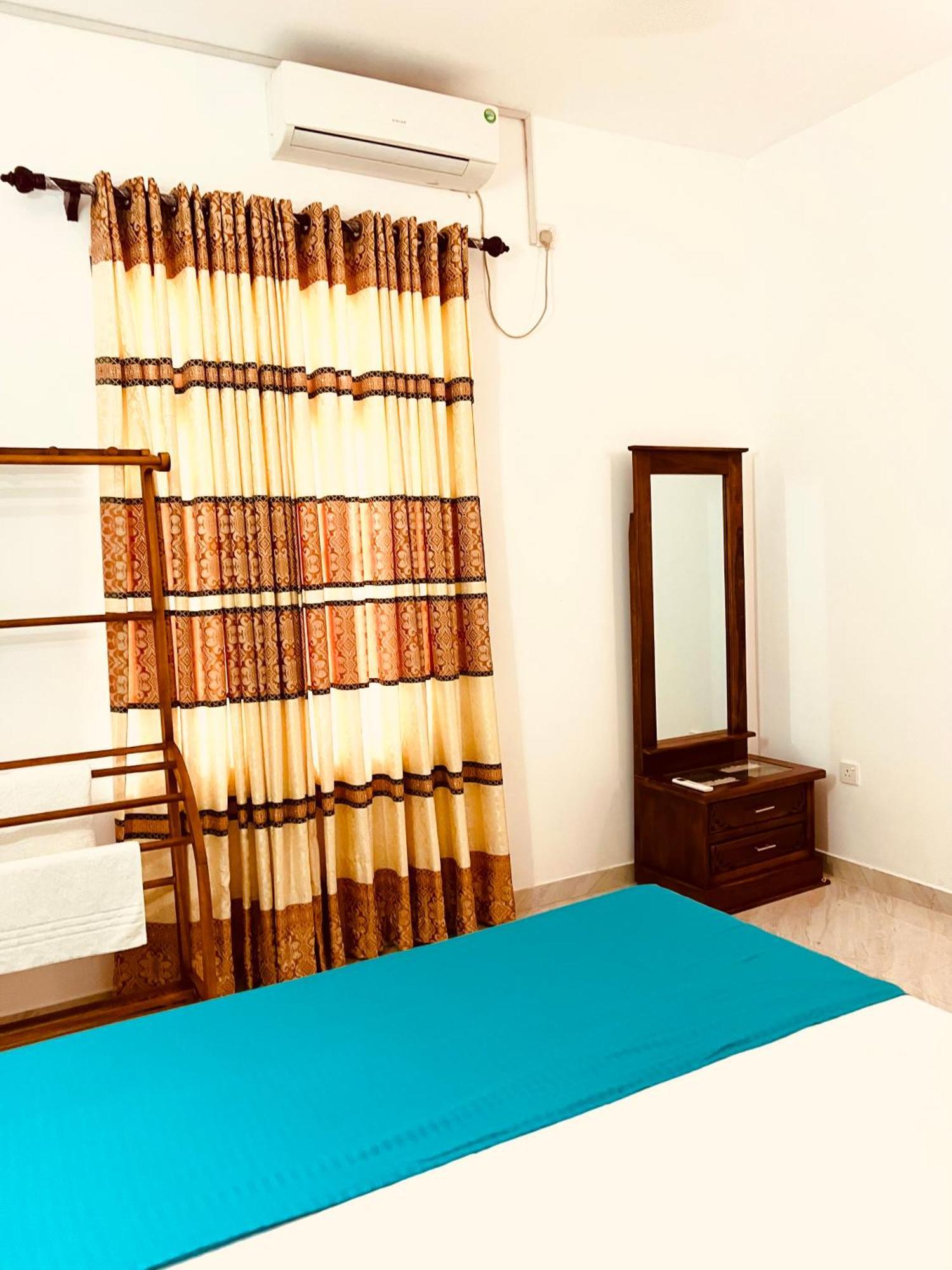 Ahasna Airport Villa Negombo Dış mekan fotoğraf