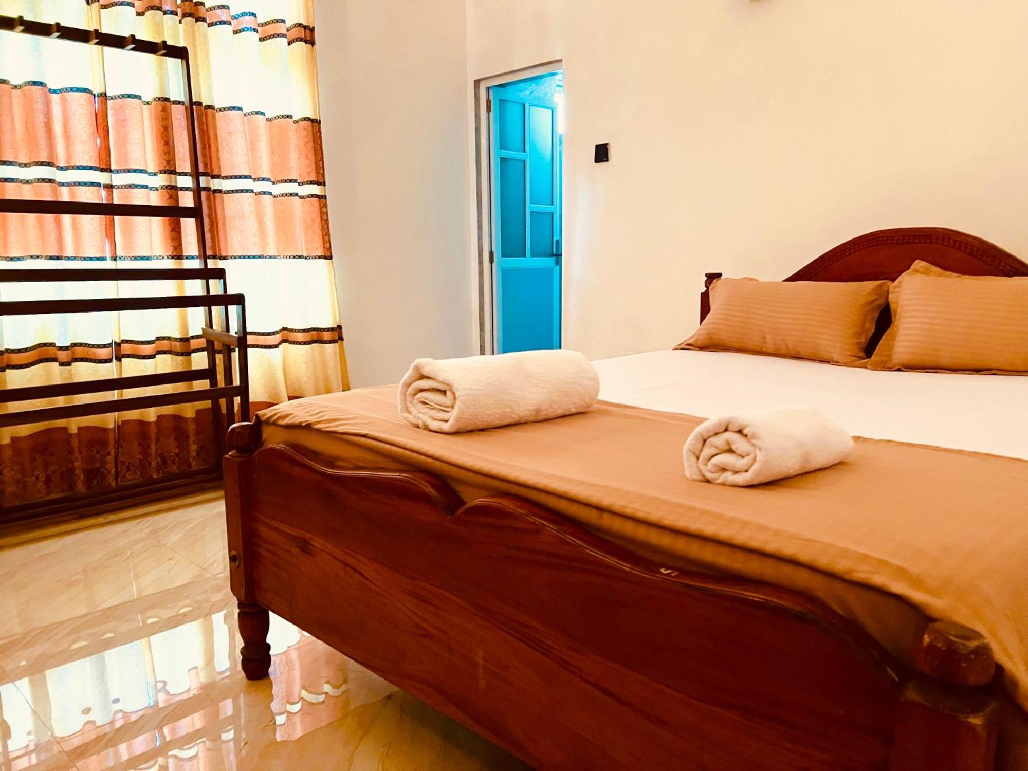 Ahasna Airport Villa Negombo Dış mekan fotoğraf