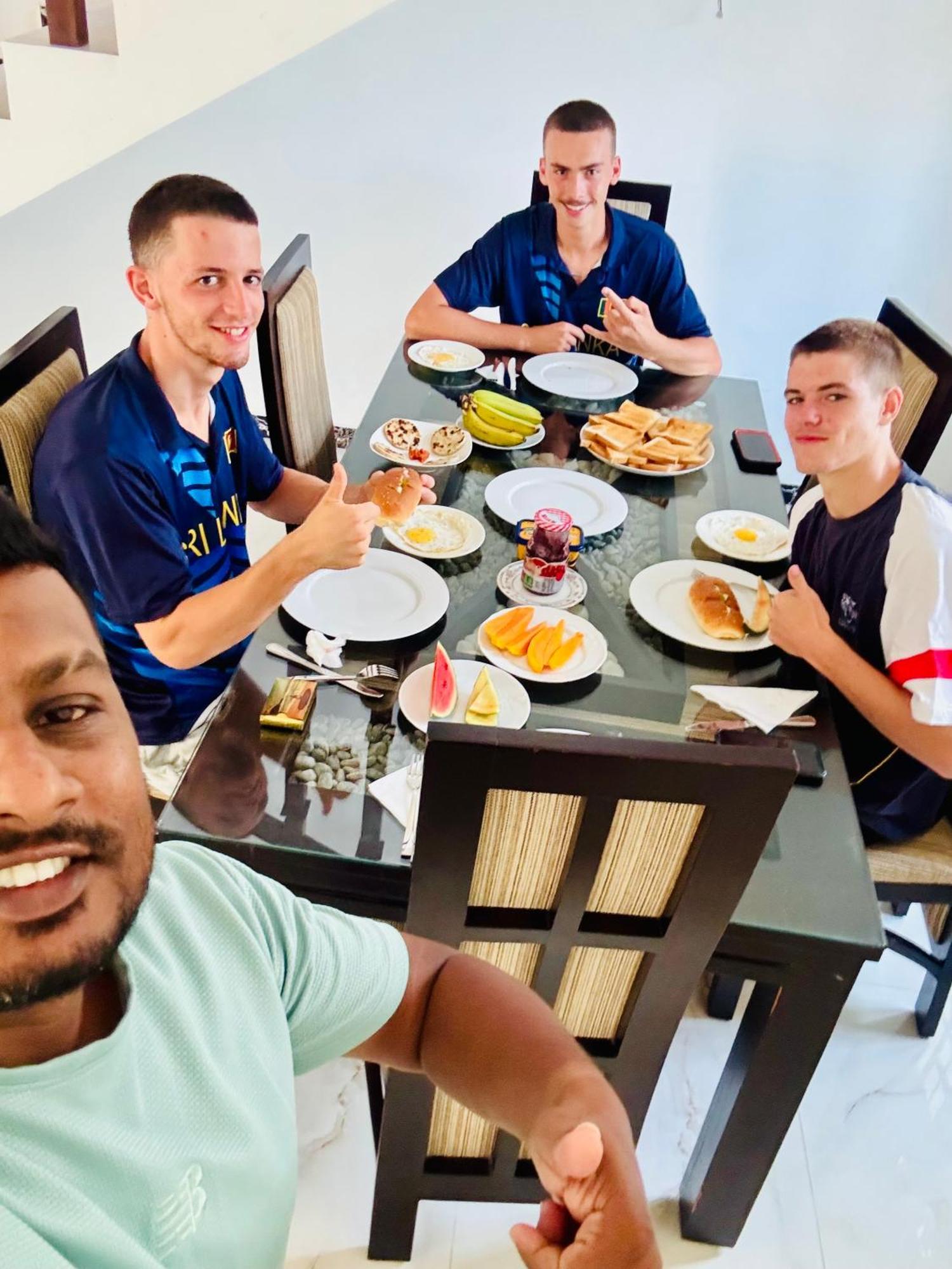 Ahasna Airport Villa Negombo Dış mekan fotoğraf